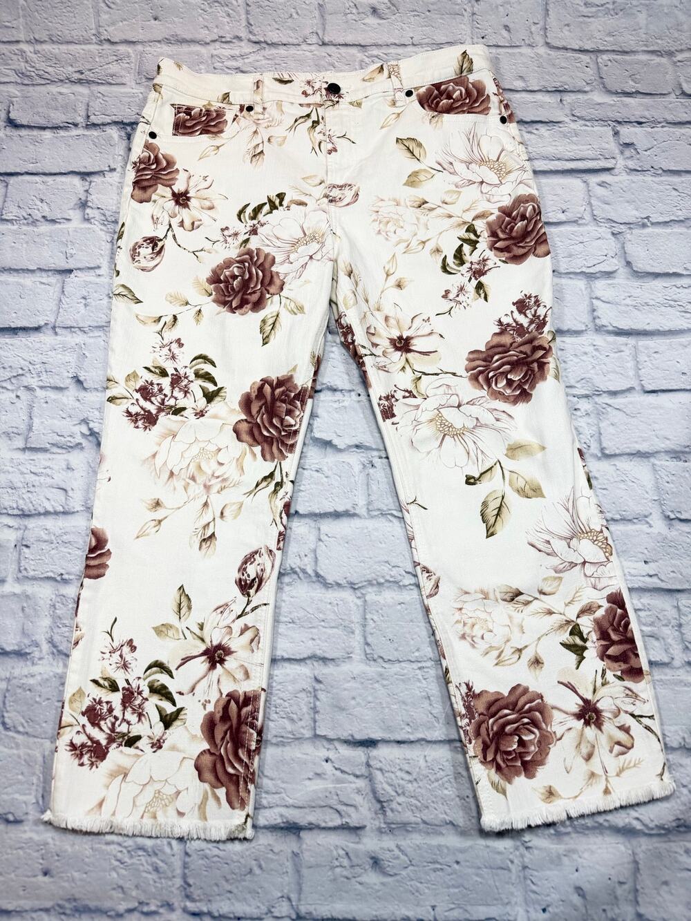 JOHNNY WAS Mid Rise Rose Floral Print Cropped Boyfriend Jean off-White sz 30 J34